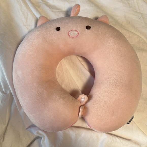 2 Travel Neck Pillows - Picture 3 of 4